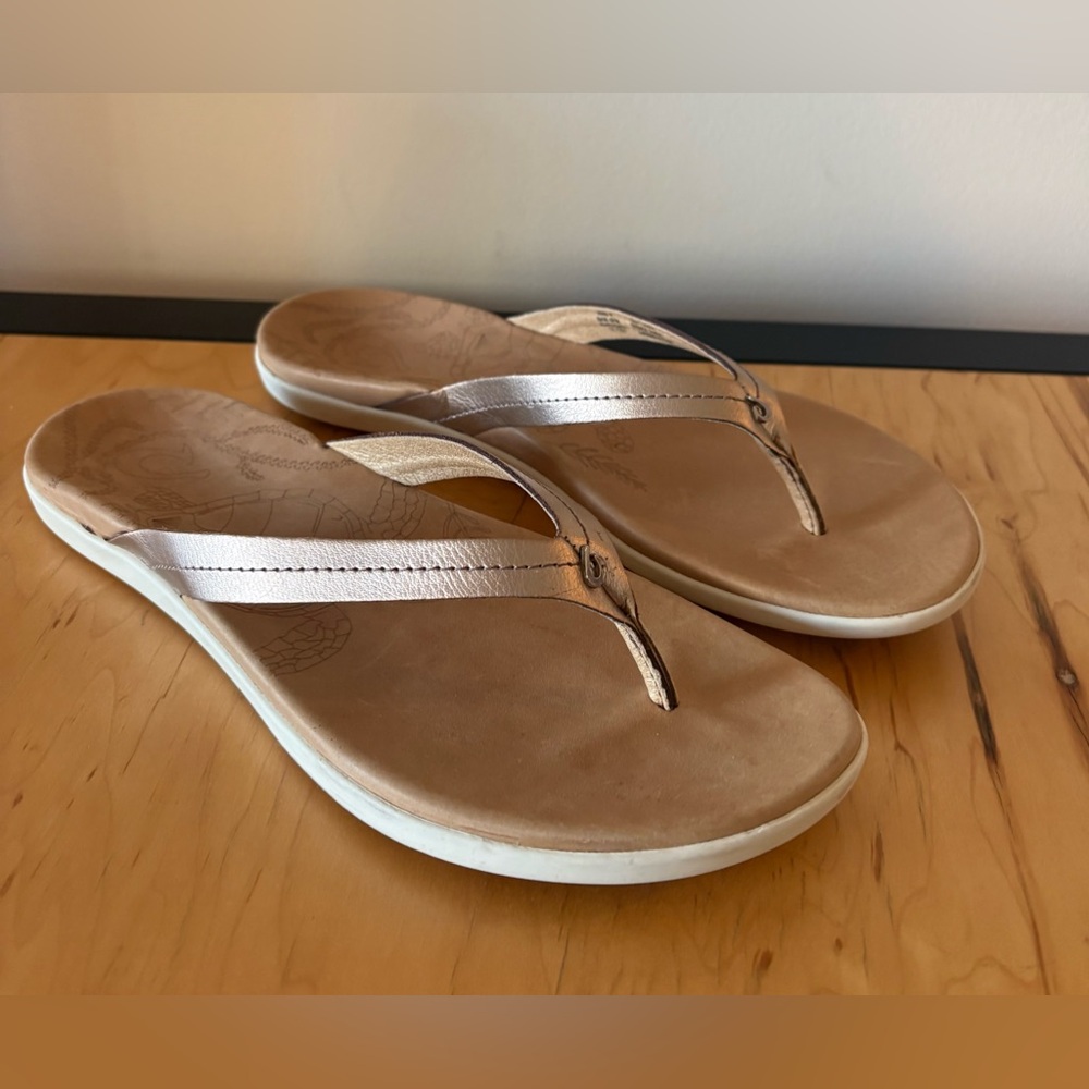 Olukai Honu Bronze Sz 9 /EU 39 Flip Flops